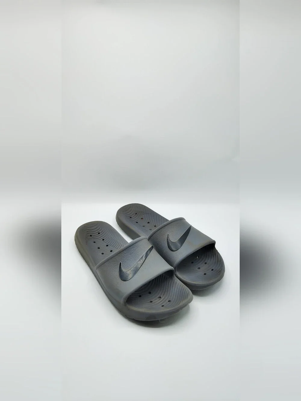 Nike Men’s Charcoal Gray Slide Sandals
